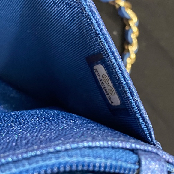 Chanel Wallet on a Chain - Picture 6 of 11